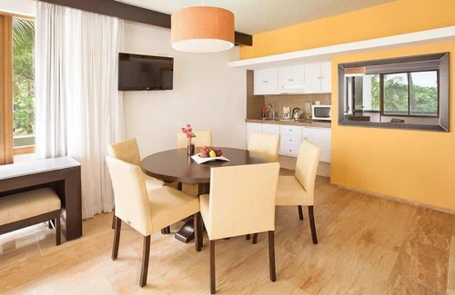 Las Gaviotas Condominio | Modern 1BR Suite at El Cid Granada Hotel