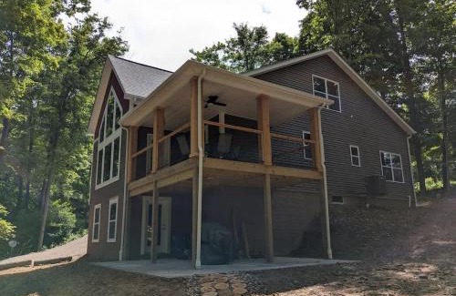 Rockbridge Casa | Modern 2 BD cabin with hot tub & Games & Central Loc