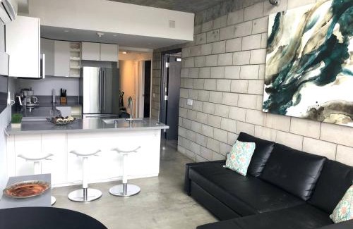 University Heights Apartamento | Modern 2 Bdrm w/Parking in the Heart of Hillcrest