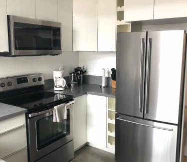 University Heights Apartamento | Modern 2 Bdrm w/Parking in the Heart of Hillcrest