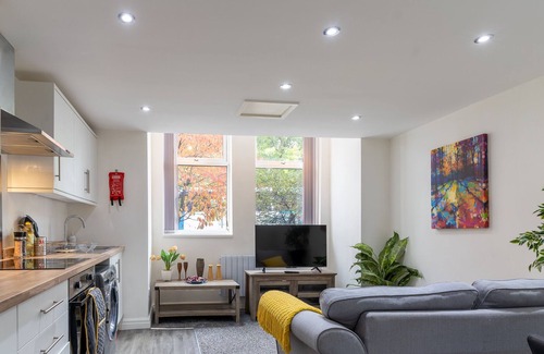 Rusholme Apartamento | Modern 2-Bed Apartment with Parking