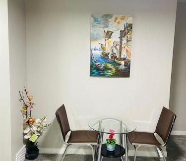 Calgary Apartamento | Modern 2-bed 1-bath Suite