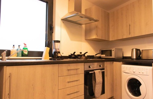 George Green Apartamento | Modern 2 Bed Apartment Minutes Away From Heathrow