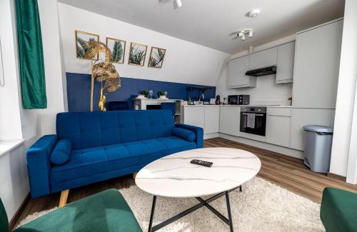High Wycombe Apartamento | Modern 2-Bed Apartment - Near Train and Town - Parking Available