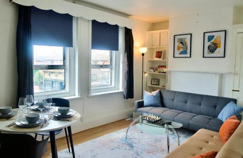West Ham Apartamento | Modern 2 Bed Apartment, 8min to Stratford Station, Sleeps 6