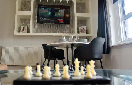 West Ham Apartamento | Modern 2 Bed Apartment, 8min to Stratford Station, Sleeps 6