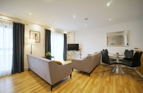 Leeds Apartamento | Modern 2 Bed Apartment With Juliet Balcony - DHB Stays