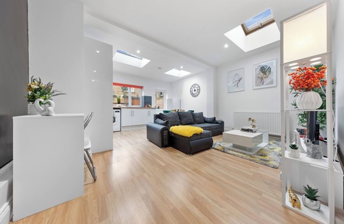 Southwark Apartamento | Modern 2-Bed Flat in London, Zone 2, with Parking