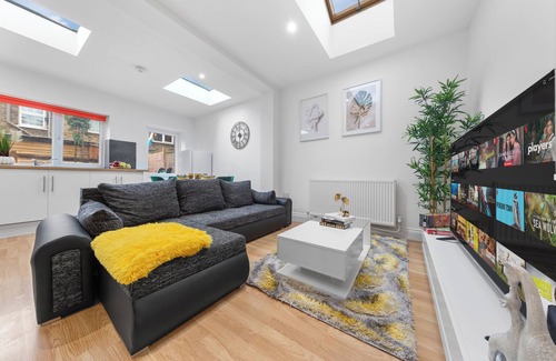 Southwark Apartamento | Modern 2-Bed Flat in London, Zone 2, with Parking
