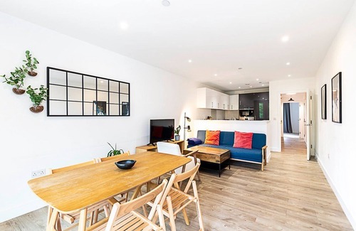 Lea Bridge Apartamento | Modern 2-Bed Flat with Terraces in Leyton