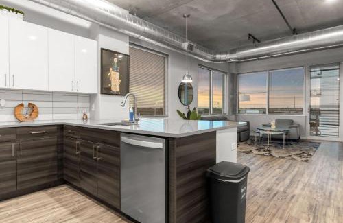 St. Petersburg - Clearwater Apartamento | Modern 2 Bed Getaway Steps from Tropicana Field