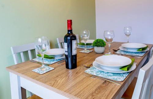 Newark upon Trent Casa | Modern 2-Bed Home with Free Parking Near Peak District