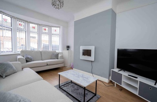 Liverpool Casa | Modern 2-bed House Liverpool Close to Aintree Hosp