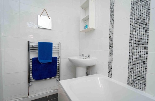 Liverpool Casa | Modern 2-bed House Liverpool Close to Aintree Hosp