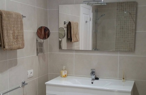 Los Gigantes Apartamento | Modern 2 bed in popular Los Gigantes with private garden, terrace & sea views