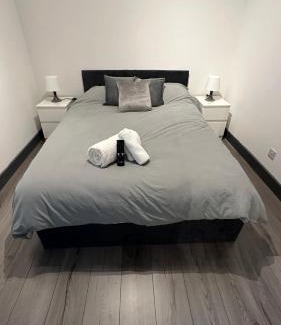 Burnley Casa | Modern 2 Bed near Turf Moor Football Stadium, Parks, Canal and Lake