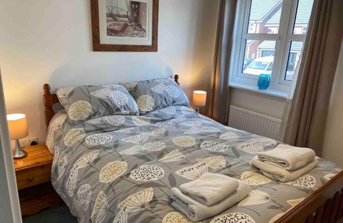 Llantilio Pertholey Casa | Modern 2 bed nestled in the Abergavenny hills