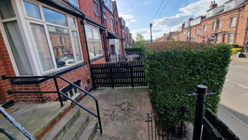 Harehills Apartamento | Modern 2 Bed Room Home In Leeds Cozy Stay - Near St James and City Centre, Free Parking