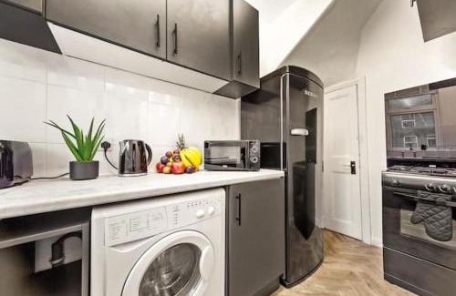 Harehills Apartamento | Modern 2 Bed Room Home In Leeds Cozy Stay - Near St James and City Centre, Free Parking