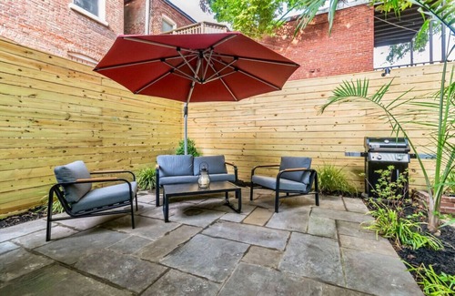 Truxton Circle Apartamento | Modern 2 Bed Suite in historic townhouse w patio