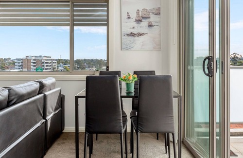 Wentworthville Apartamento | Modern 2-Bed Unit With Great Balcony Views