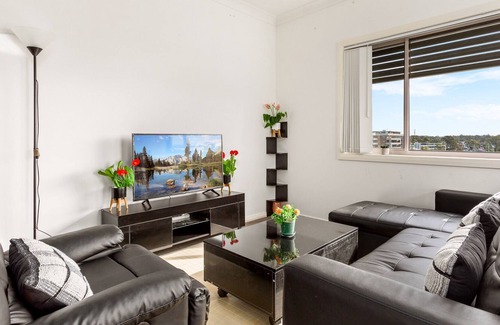 Wentworthville Apartamento | Modern 2-Bed Unit With Great Balcony Views