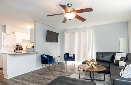 NoDa Apartamento | Modern 2 Bed x 2 Bath Apartment - 5 Mins from NoDa