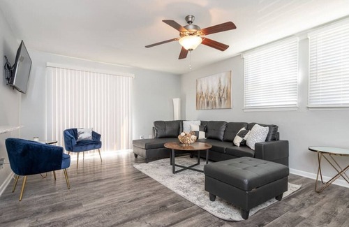 NoDa Apartamento | Modern 2 Bed x 2 Bath Apartment - 5 Mins from NoDa