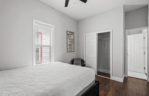 North Hyde Park Casa | Modern 2 Bedrm House w Free Parking Near Downtown