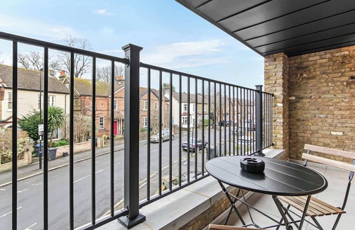 Addiscombe Apartamento | Modern 2 Bedroom Stay, Balcony, East Croydon