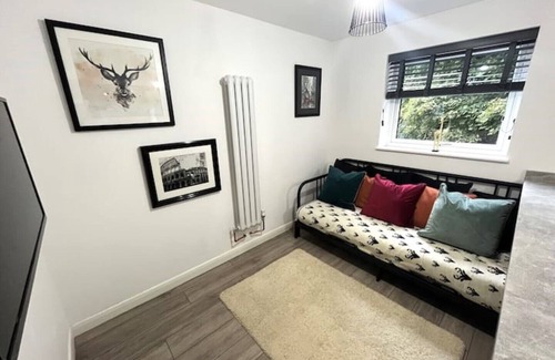 Stanley Apartamento | Modern 2 Bedroom, 2 Bathroom Home With Parking