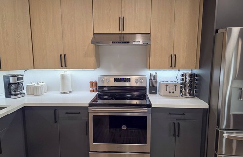 Wallingford Casa | Modern 2-Bedroom 2-Bath Home with Stunning Views