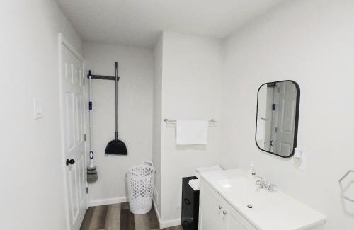 Potomac Apartamento | Modern 2-Bedroom and 2-Bed Apartment with Private Access Door Minutes from I-81