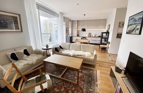 Hliðar Apartamento | Modern, 2-bedroom apartment 15min walk from downtown Reykjavik. Free parking.