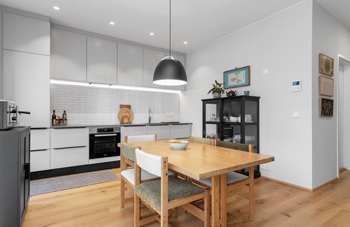 Hliðar Apartamento | Modern, 2-bedroom apartment 15min walk from downtown Reykjavik. Free parking.