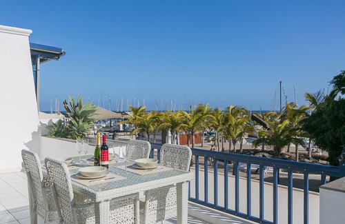 Puerto Calero Apartamento | Moderno apartamento de 2 dormitorios en el corazón de Puerto Calero Marina