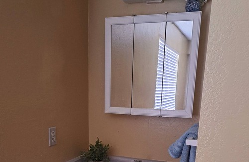 Marysville Condominio | Modern 2 bedroom condo with private backyard