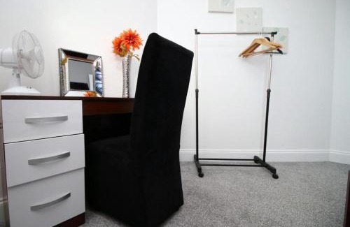 Cwmbrwla Apartamento | Modern 2 Bedroom Flat in Robert st Swansea