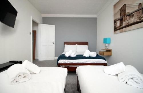 Cwmbrwla Apartamento | Modern 2 Bedroom Flat in Robert st Swansea