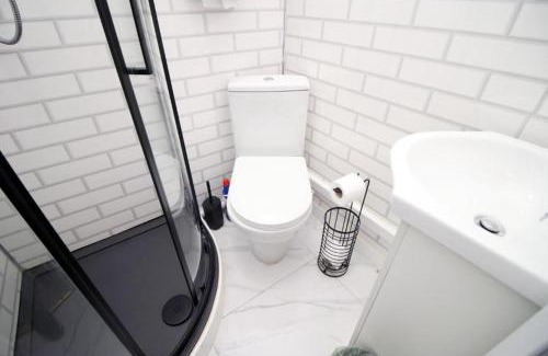 Cwmbrwla Apartamento | Modern 2 Bedroom Flat in Robert st Swansea