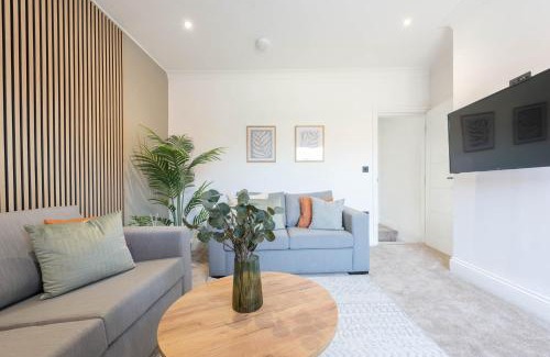 Leeds Apartamento | Modern 2 Bedroom Flat Near Leeds Centre with Free Parking, Ideal for Contractors & Long Stays - NordStay