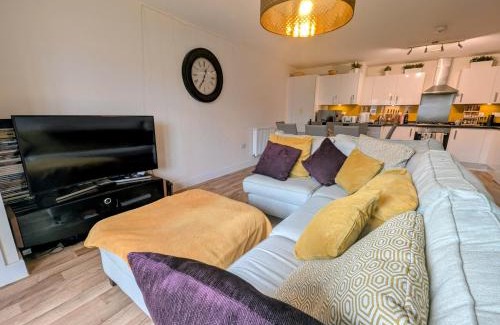 Walton-on-Thames Apartamento | Modern 2 bedroom Flat with Parking Balcony and WiFi