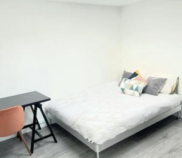 Roxeth Apartamento | Modern 2 Bedroom Flat With Garden LONDON