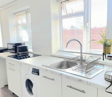 Roxeth Apartamento | Modern 2 Bedroom Flat With Garden LONDON