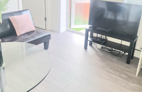 Roxeth Apartamento | Modern 2 Bedroom Flat With Garden LONDON