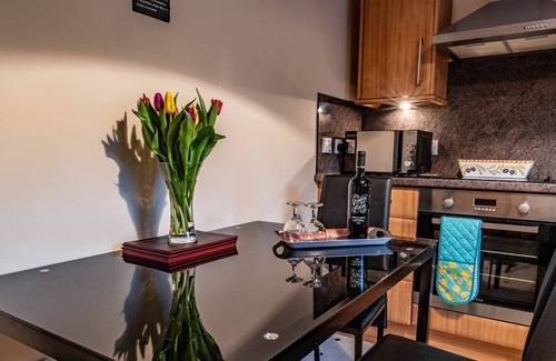 Marybank Apartamento | Moderno piso de 2 habitaciones / planta baja en el centro de Beauly