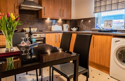 Marybank Apartamento | Moderno piso de 2 habitaciones / planta baja en el centro de Beauly