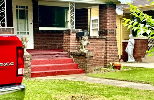 Decatur Casa | Modern 2-bedroom Home Near Millikin University and Lake Decatur