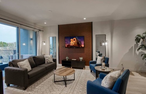 Security Acres Apartamento | Modern 2-BR next to Old Town Scottsdale