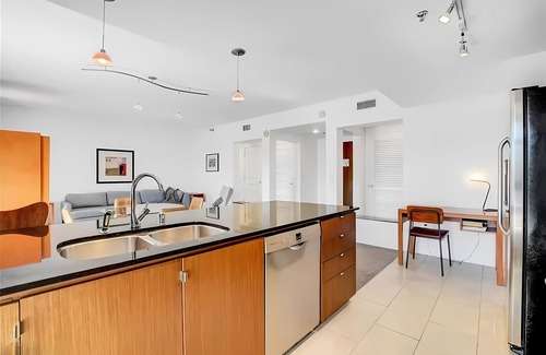 Lake Las Vegas Condominio | Modern 2 BR, Pool, Lakefront Escape w/ Breathtaking Views